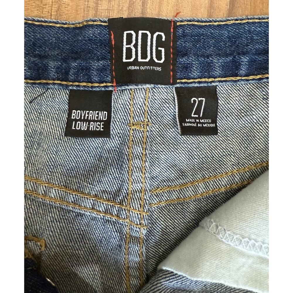 BDG Urban Outfitters‎ Women's Frayed Hem Shorts Light Wash Size 27 Boyfriend - Picture 4 of 7